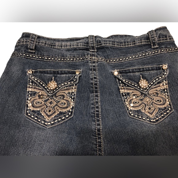 Roz and Ali Jeans - Picture 1 of 14